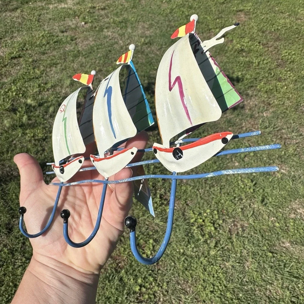 VINTAGE‎ Three Sailboat Boats Wall Coat Hanger Seagulls Metal Beach Nautical 3D